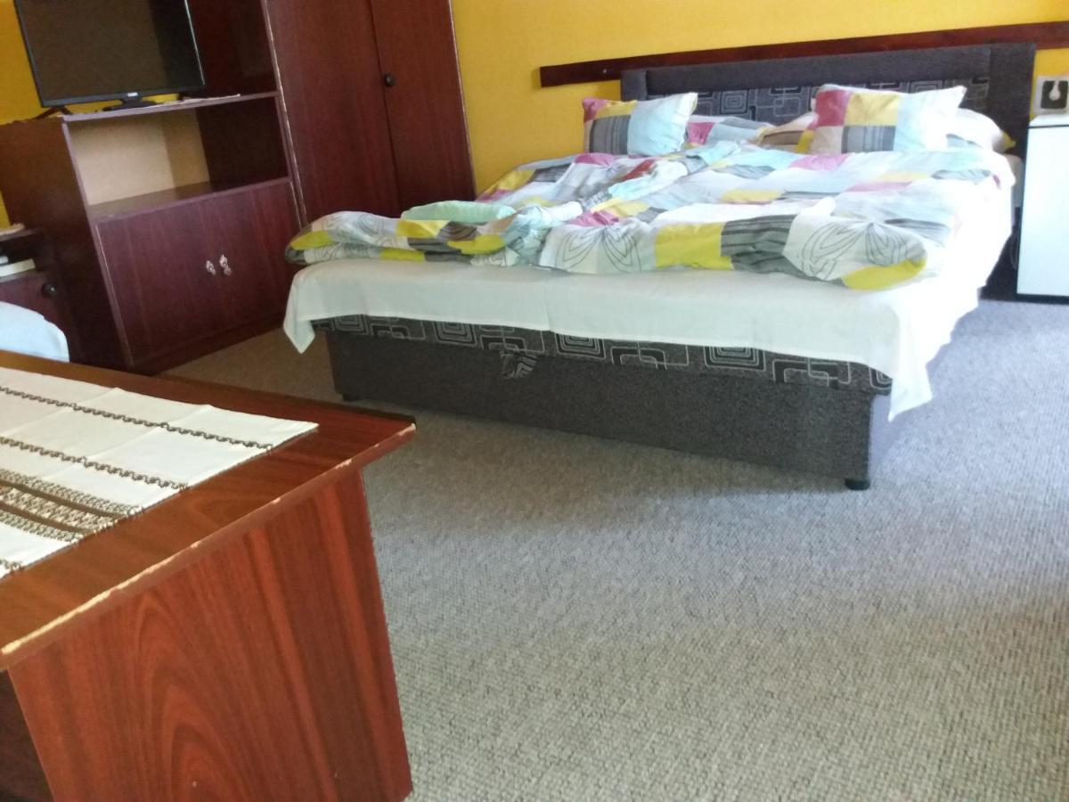 Lillafuered Kapuja Hotel ミシュコルツ エクステリア 写真